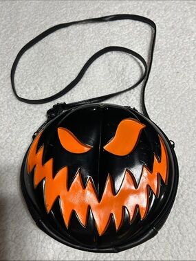 Jack-o-lantern Crossbody Purse 🎃